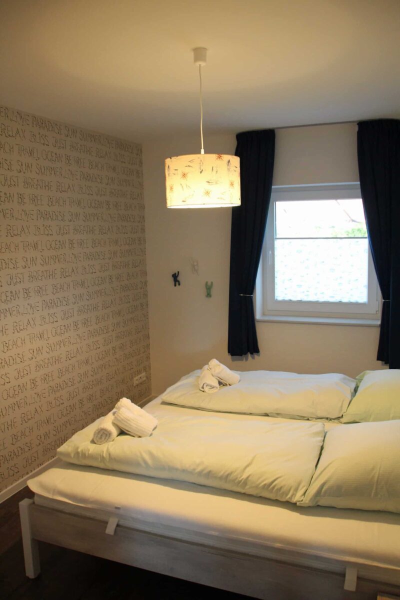Einzelbetten als Doppelbett im zweiten Schlafraum