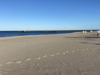 Einsame Spuren im Sand